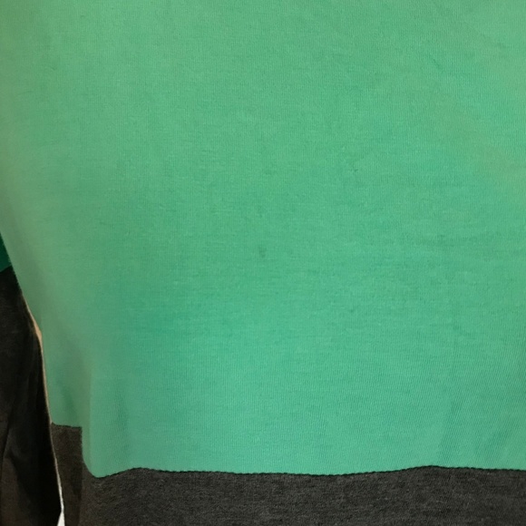 ALO Aura Colorblock High/Low Top Small - Picture 7 of 8